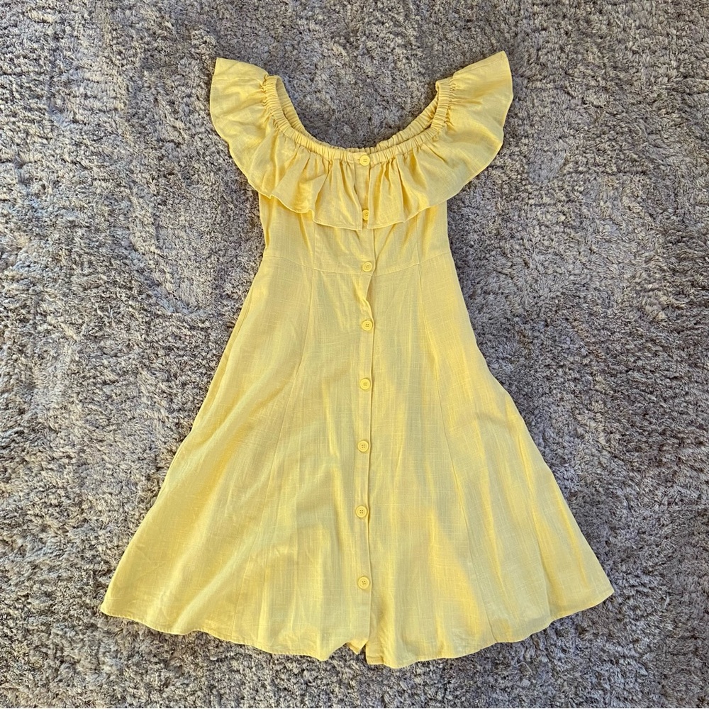 Yellow front-buttoning sundress